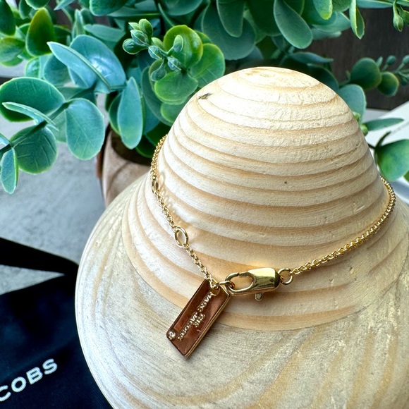 NWT Marc Jacobs Marc Jacobs Gold & Multicolor Abalone The Medallion' Bracelet - Picture 4 of 7